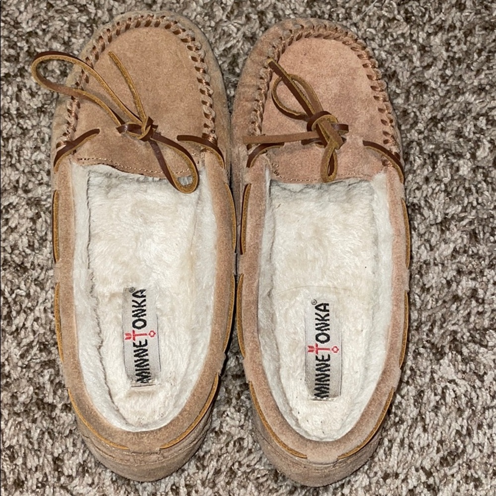 MinneTonka Slippers